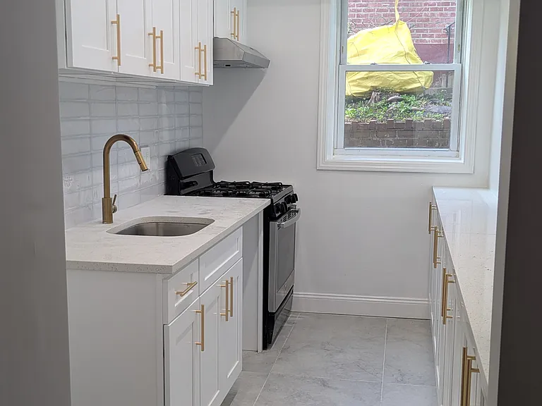 16 Valdale Ave #1 — Photo 1