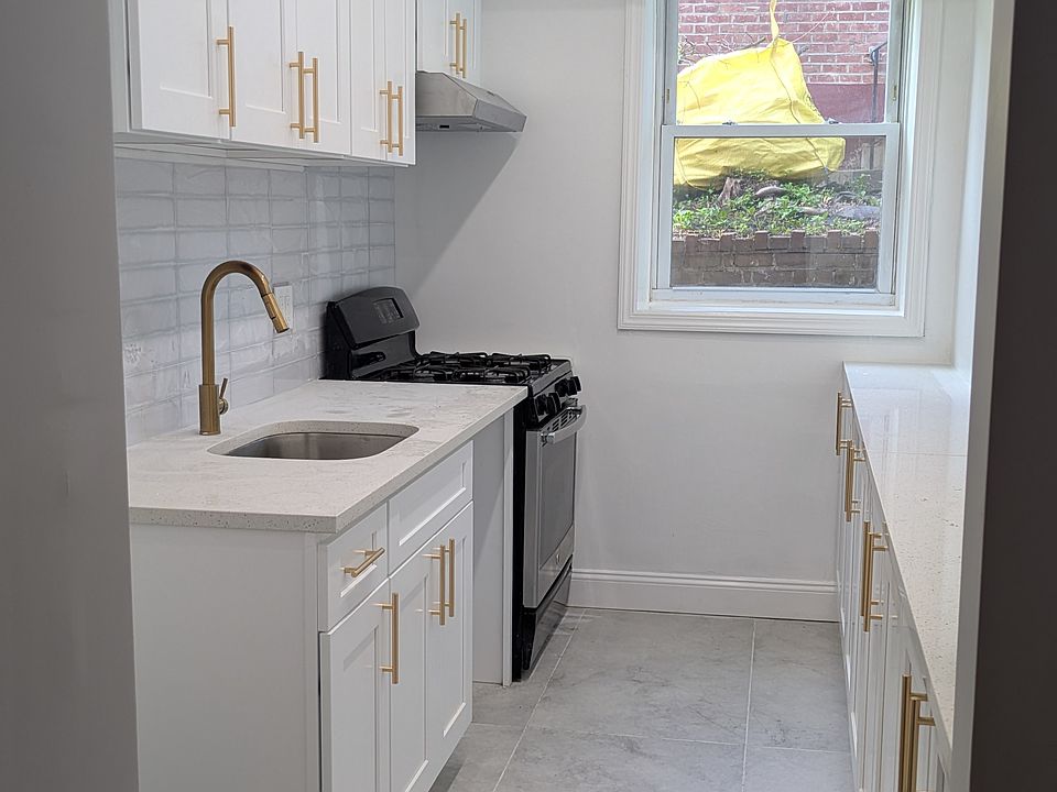 1st image of 16 Valdale Ave APT 1