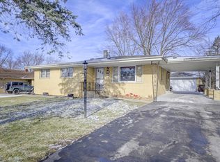 527 Country Ln, Beecher, IL 60401