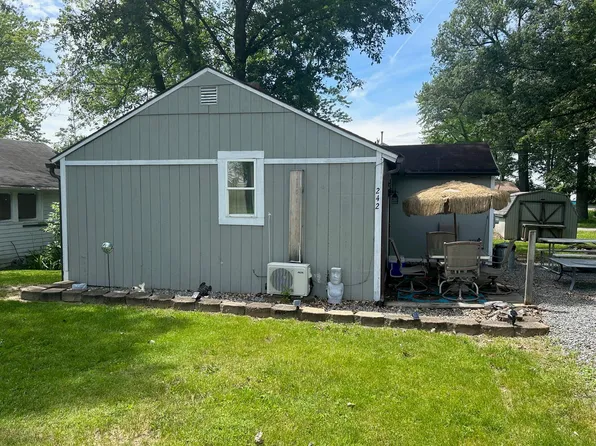 242 Park Ave, Russells Point, OH 43348