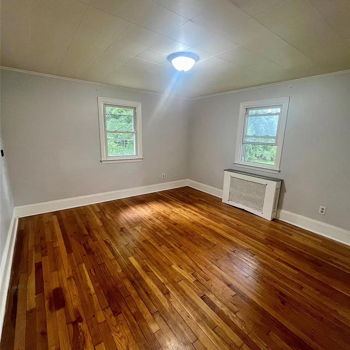2 bed, 1.0 bath, 6348 sqft, $2,500 — Photo 4