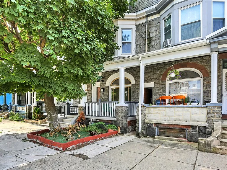 234 W Douglass St — Photo 2