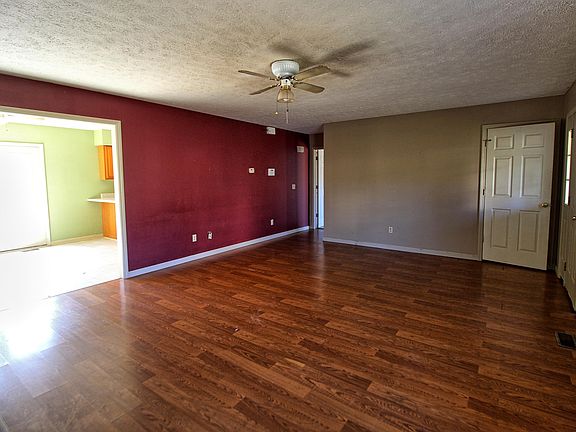 5th image of 144 Riverchase Dr