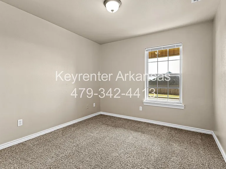 1041 Sara Beth St — Photo 17