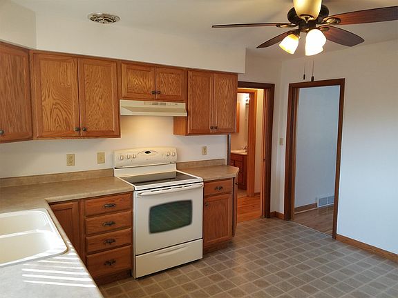 627 Melrose - Kitchen