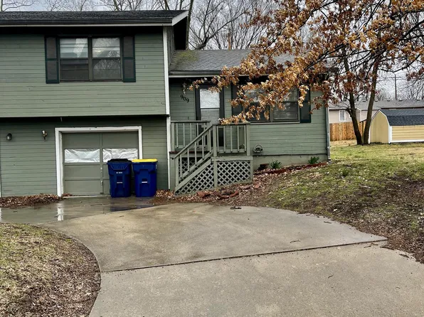 909 Fir St, Eudora, KS 66025