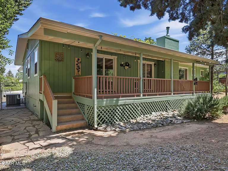 1978 Catalpa Cir — Photo 27