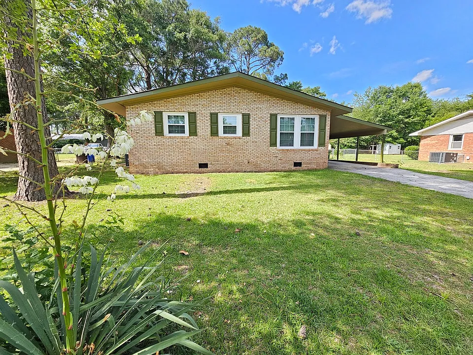 7526 Bridgeman Dr
