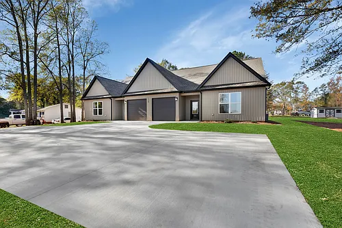 170 Weaver Rd #B Photo 1