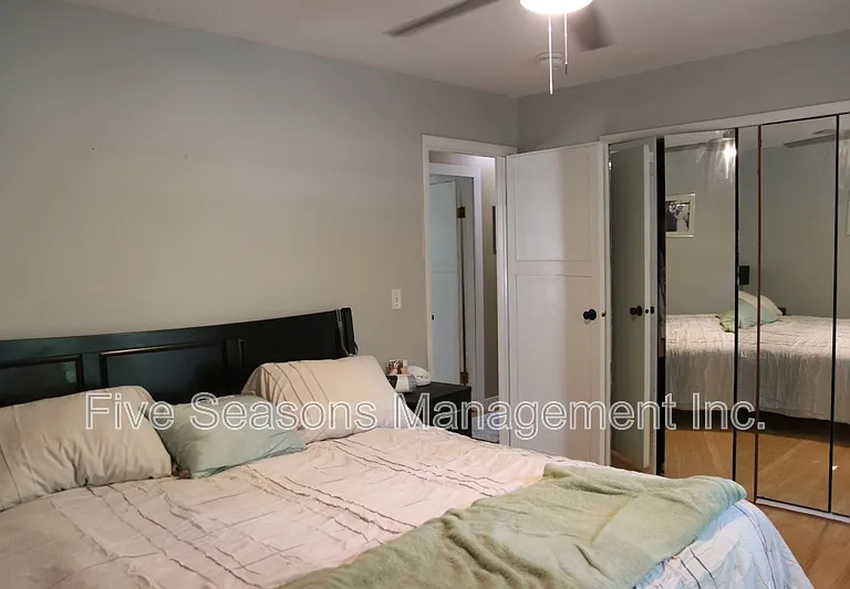 70 Pleasant Ave — Photo 37
