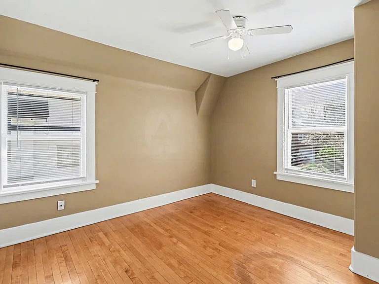 Upstairs Bedroom #2