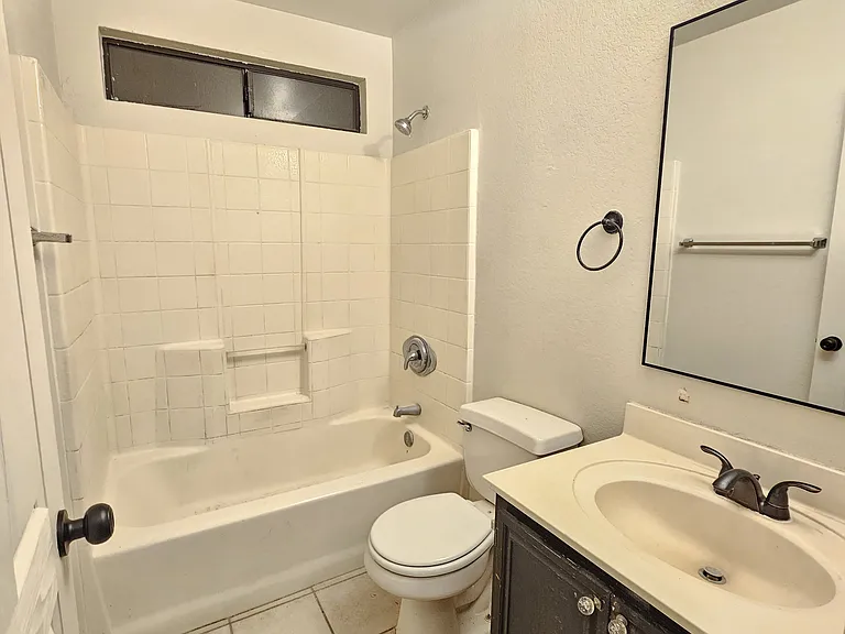 7819 W Myrtle Ave — Photo 6