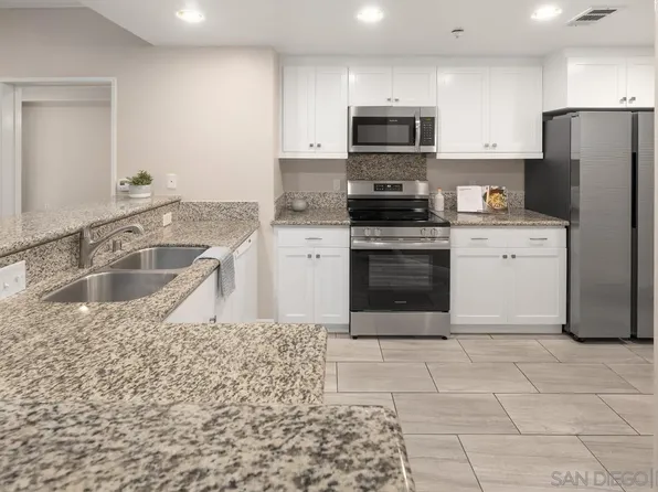 9229 Regents Rd #L124, La Jolla, CA 92037