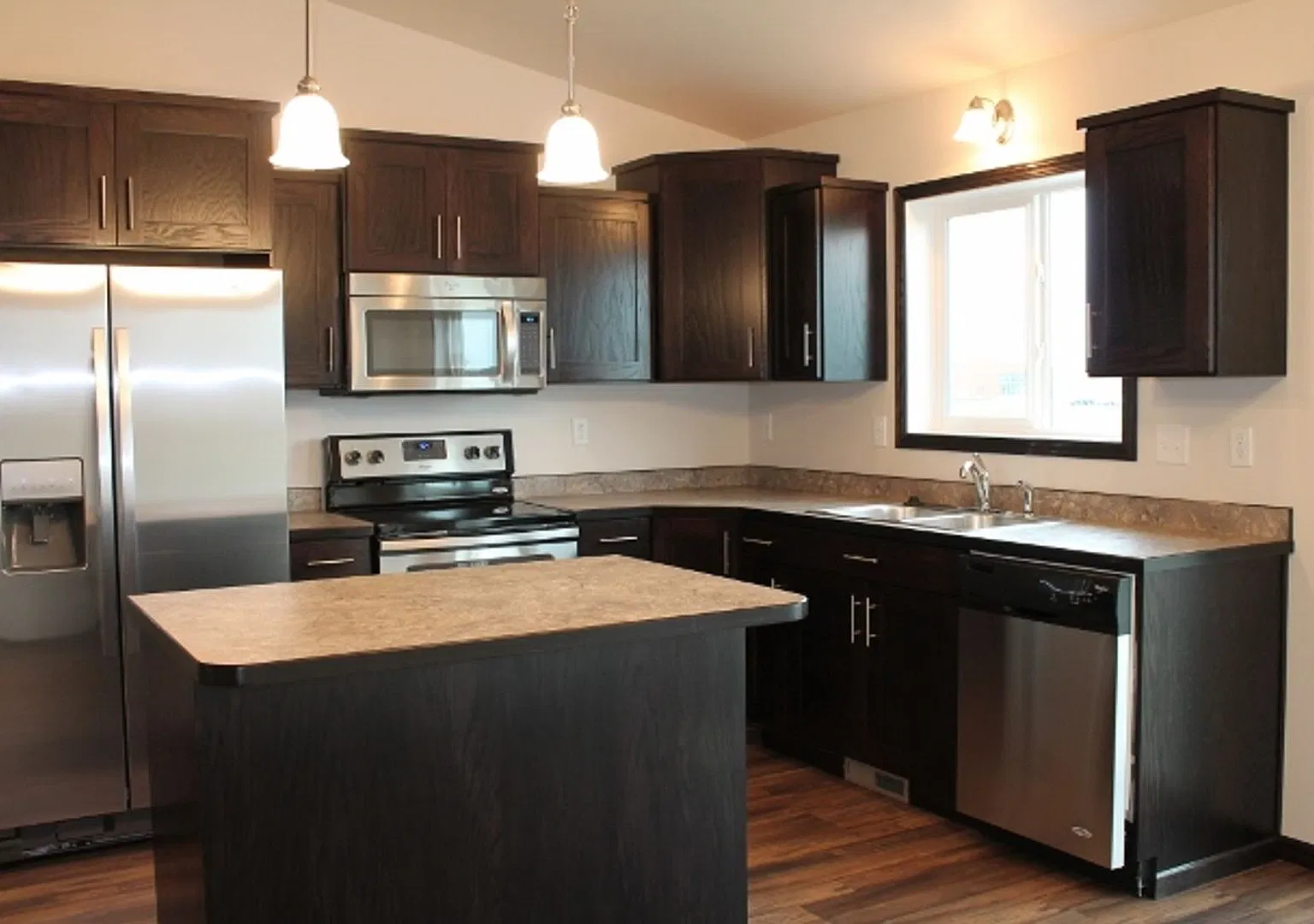 3 Bed 2 Bath Single Family Home — Photo 3
