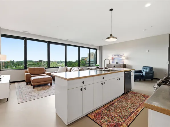 5601 Smetana Dr Unit 410, Minnetonka, MN 55343