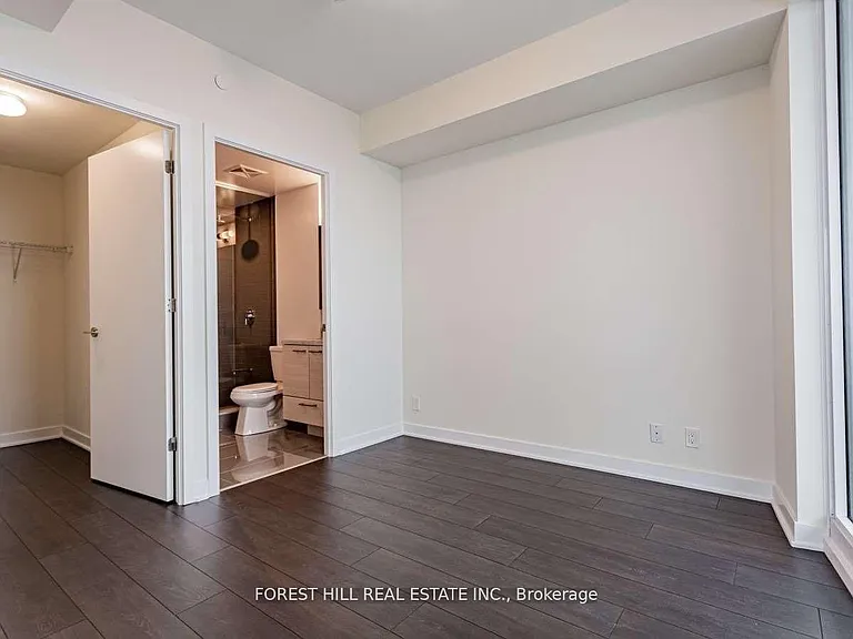 2221 Yonge St #5702 — Photo 13