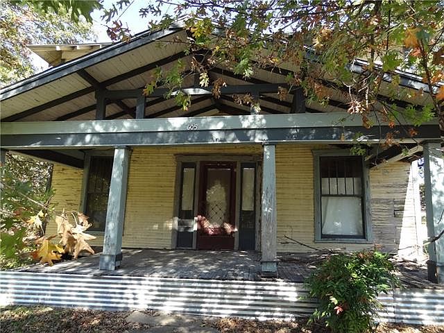 1st image of 605 Market St E