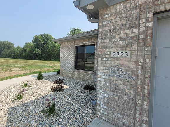 2nd image of 2323 Mimosa Ln