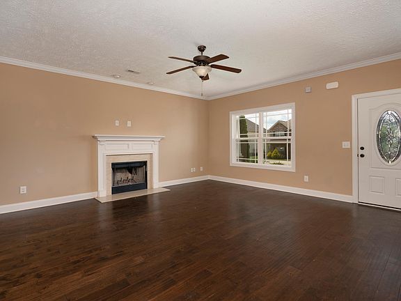 2nd image of 1219 Snowball Ln