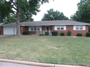 2005 E Edgewood St, Springfield, MO 65804
