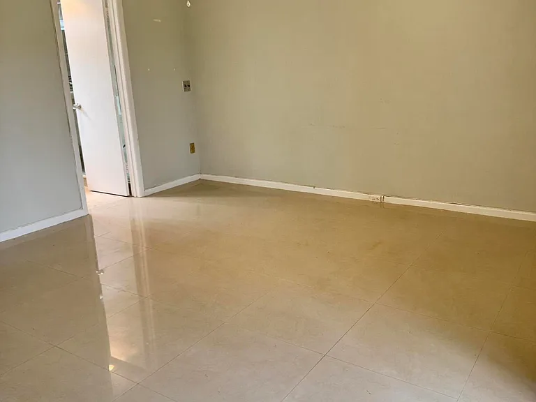 1036 Harwood #1036-D — Photo 16