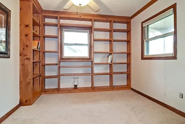 3N139 Cuyahoga Ter — Photo 8