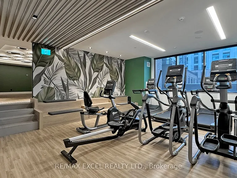 8 Beverley Glen Blvd #802 — Photo 31
