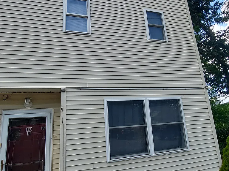 10 Hillcrest St #B — Photo 1