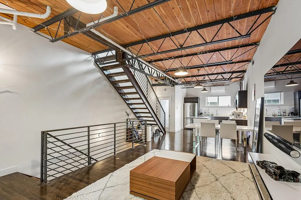 2377 Harbor Ave SW - 2 bedrooms — Photo 1