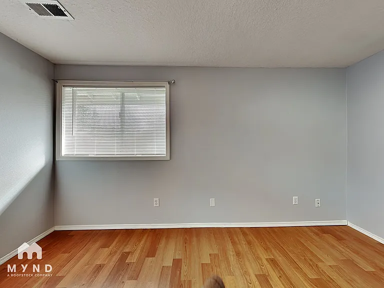 812 NW 143rd St — Photo 7