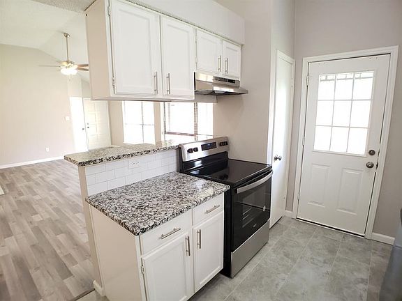 4th image of 4739 Poppy Dr E