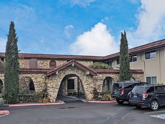 3rd image of 6320 SW Lombard Ave APT 24