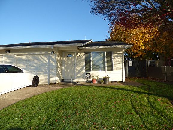 2nd image of 4811-4813 Cougar Ct SE