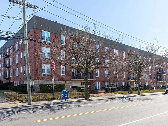 2nd image of 60 Hempstead Ave APT 1D