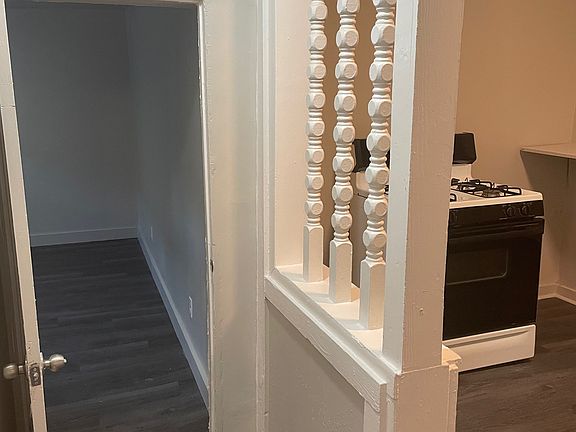 3rd image of 148 Gifford St APT 2