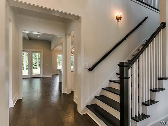 5th image of 3991 Churchill Ln