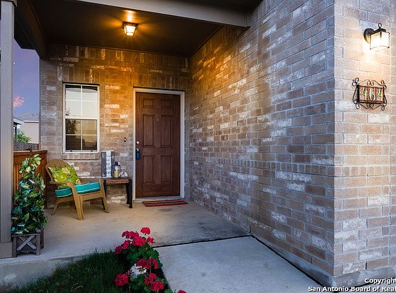 3rd image of 464 Auburn Park