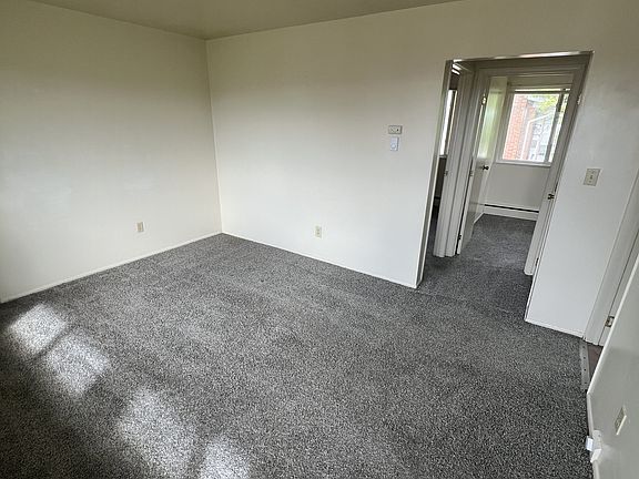 3rd image of 2911 Ronan St #4