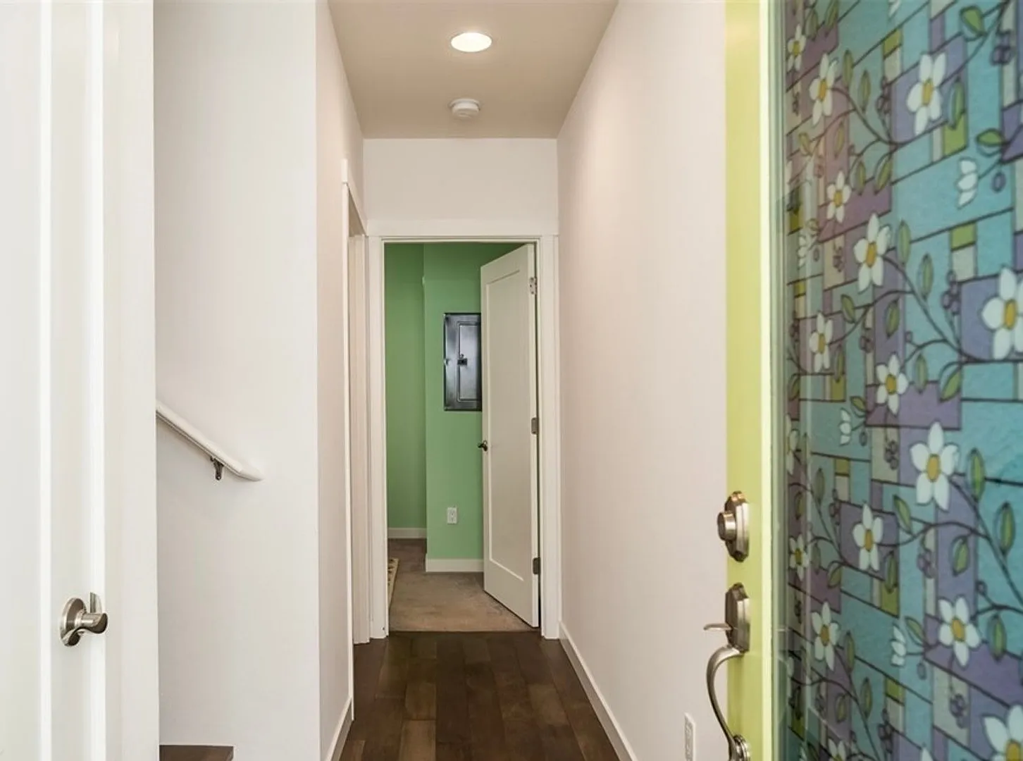 Chic Ballard Townhome with Views! — Photo 2