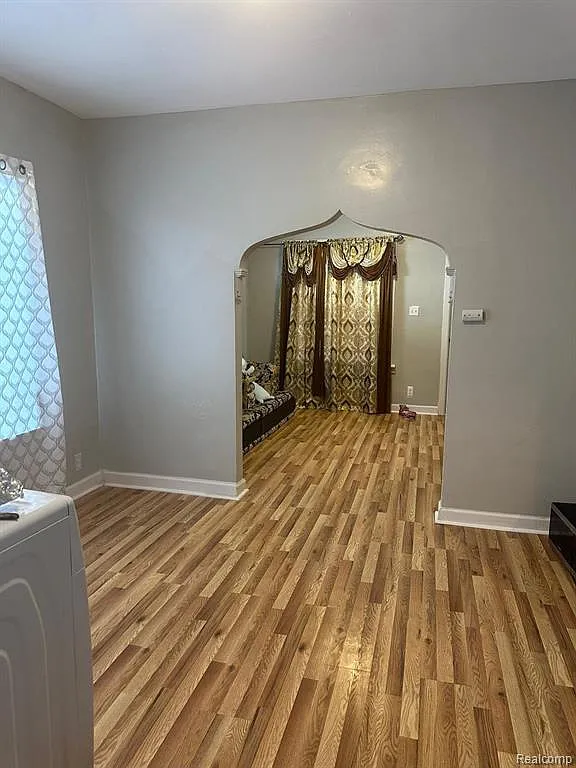 3 bed, 900 sqft, $1,350 — Photo 2