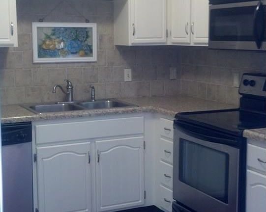 Kitchen. Appliances Stay