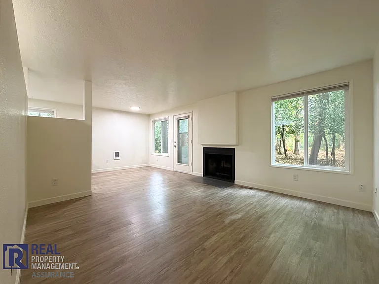 7077 SW Montauk Cir — Photo 3