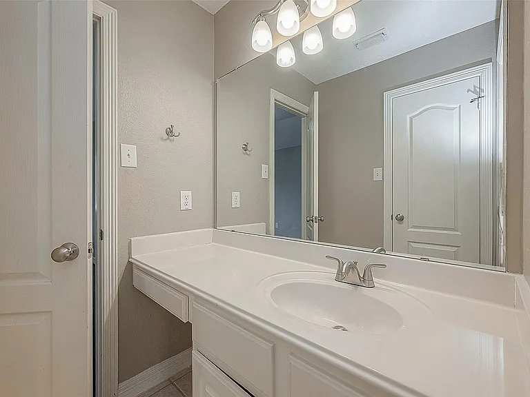 5910 Misty Island Ct — Photo 40
