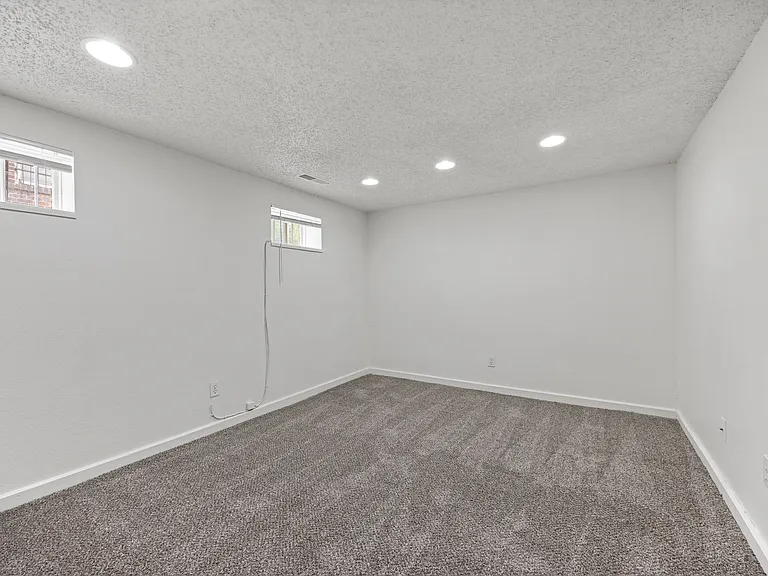 1217 E 14th Ave. — Photo 12