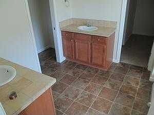 2nd image of 4536 SE Oakhurst St