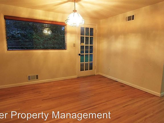 4th image of 3521 Grandview Dr W