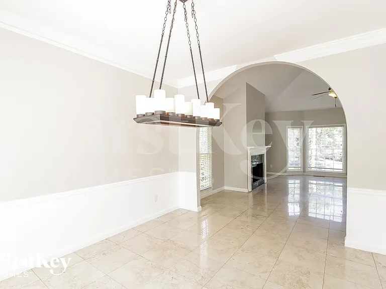 224 Tennis Court Ln NW — Photo 4