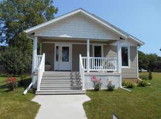 407 E Washington St, Elk Point, SD 57025
