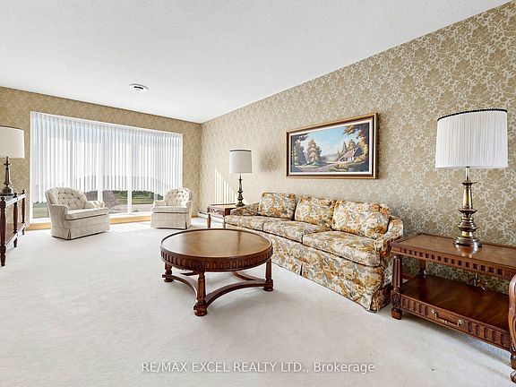 3rd image of 30 Wakefield Cres