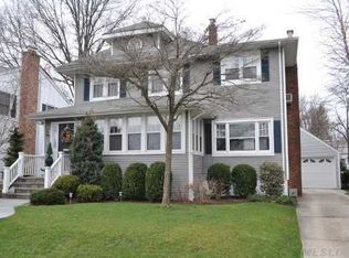 230 Wellington Rd, Garden City, NY 11530